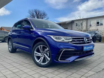 Gebraucht VW Tiguan R-line 150 PS (110 kW) 2023 Lapiz blue metallic (nic... SUV