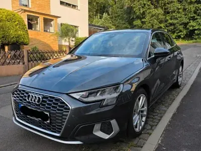 Gebraucht Audi A3 Ambiente 150 PS (110 kW) 2021 Grau Limousine