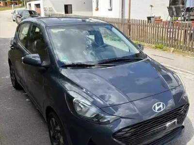 Gebraucht Hyundai i10 Trend 63 PS (46 kW) 2025 Grau Kleinwagen