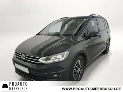 Gebraucht VW Touran Comfortline 150 PS (110 kW) 2025 Uranograu Van / Kleinbus