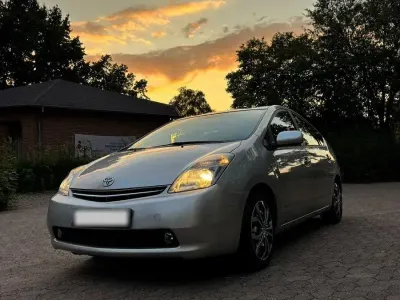 Gebraucht Toyota Prius 111 PS (81 kW) 2006 Silber Kleinwagen