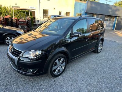 VW Touran Cross