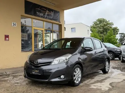 Gebraucht Toyota Yaris Life 99 PS (72 kW) 2012 Grau Kleinwagen