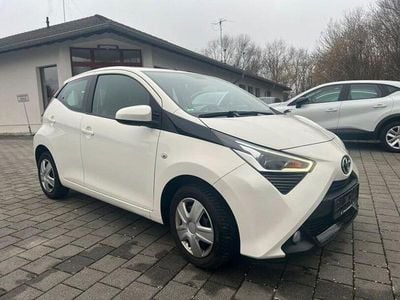 Usata Toyota Aygo X-play 72 CV (52 kW) 2019 Bianco Utilitaria