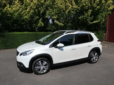 Gebraucht Peugeot 2008 Allure 131 PS (96 kW) 2018 Weiß SUV
