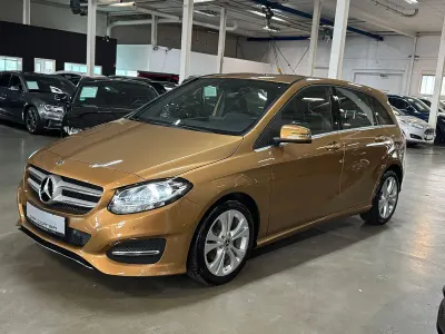 Gebraucht Mercedes B180 Sport 122 PS (89 kW) 2018 Beige Van / Kleinbus