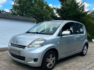Gebraucht Daihatsu Sirion 91 PS (66 kW) 2009 Silber Kleinwagen