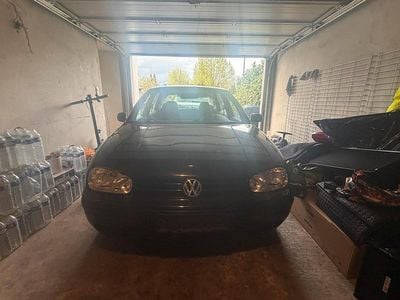 Usata VW Golf IV 101 CV (74 kW) 1998 Nero Utilitaria