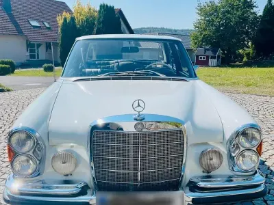 Gebraucht Mercedes 250 131 PS (96 kW) 1967 Weiß Limousine