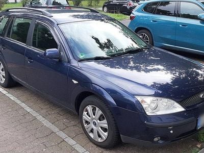 Blau Gebraucht 2002 Ford Mondeo Kombi | 1.200 € (Teuer)