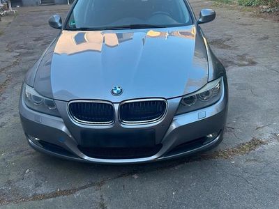 Gebraucht BMW 320 185 PS (136 kW) 2012 Silber Kombi