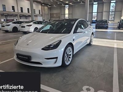 Weiß Gebraucht 2021 Tesla Model 3 Standard Range Limousine | 24.900 € (Fairer Preis)