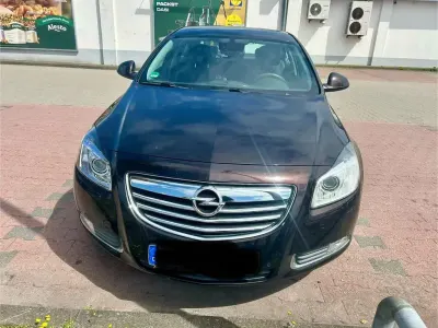 Gebraucht Opel Insignia Design Edition 160 PS (117 kW) 2011 Braun Limousine