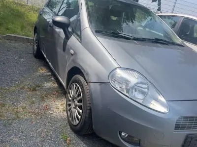 Gebraucht Fiat Grande Punto Active 65 PS (47 kW) 2009 Chemical grau Kleinwagen
