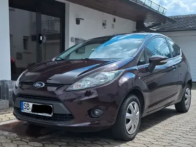 Gebraucht Ford Fiesta Trend 82 PS (60 kW) 2009 Rot Limousine
