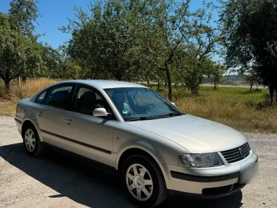 Gebraucht VW Passat 105 PS (77 kW) 2001 Grau Limousine
