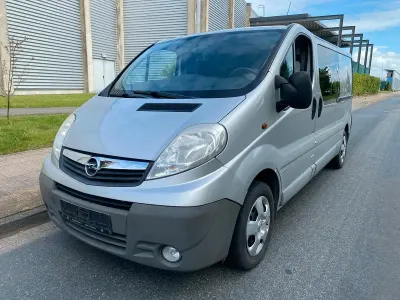 Używany Opel Vivaro 114 KM (83 kW) 2013 Srebrny Minivan