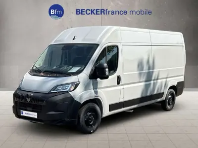Neu Peugeot Boxer 179 PS (131 kW) 2026 Grau Van
