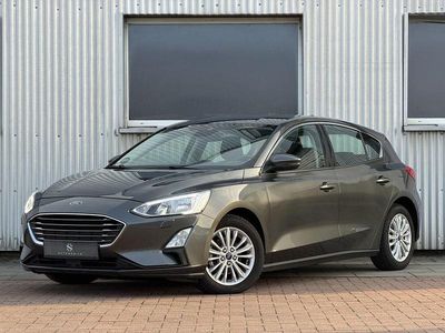 Gebraucht Ford Focus Titanium 125 PS (91 kW) 2019 Magneticgrau (metallic) Limousine