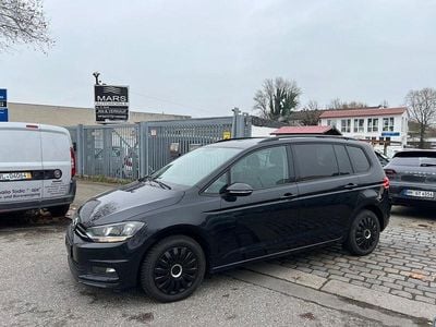 Schwarz Gebraucht 2019 VW Touran Van / Kleinbus | 7.650 €