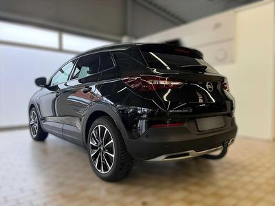 Second-hand Opel Grandland X Ultimate 224 CP (164 kW) 2021 Negru SUV