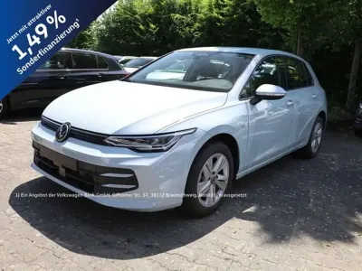 Gebraucht VW Golf VIII R 116 PS (85 kW) 2025 Crystal ice blue metallic Limousine