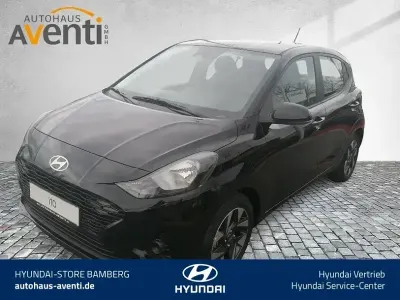 Gebraucht Hyundai i10 Trend 63 PS (46 kW) 2025 Phantom black metallic Kleinwagen