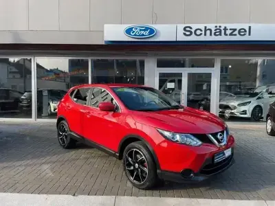 Gebraucht Nissan Qashqai Visia 116 PS (85 kW) 2017 Rot SUV