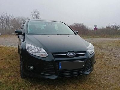 Schwarz Gebraucht 2013 Ford Focus Limousine | 4.500 € (Fairer Preis)