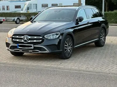 Gebraucht Mercedes E220 All-Terrain 194 PS (142 kW) 2021 Schwarz Kombi