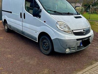 Gebraucht Opel Vivaro 114 PS (83 kW) 2010 Weiß Van / Kleinbus