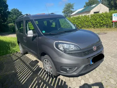Gebraucht Fiat Doblò 95 PS (69 kW) 2019 Grau Van / Kleinbus