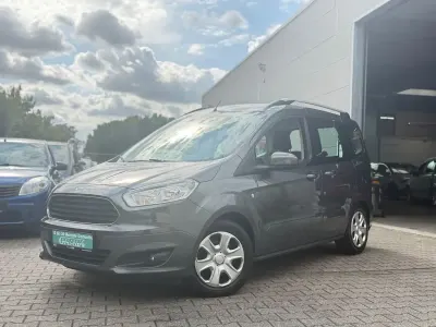 Gebraucht Ford Tourneo Courier Trend 101 PS (74 kW) 2015 Grau Van / Kleinbus