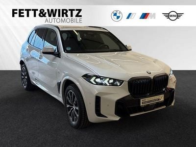 Mineralweiss metallic Gebraucht 2025 BMW X5 M Sport SUV | 80.800 € (Superpreis)