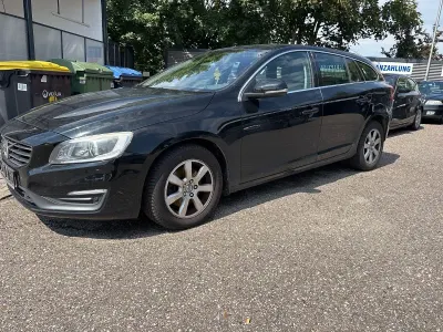 Gebraucht Volvo V60 Momentum 114 PS (83 kW) 2014 Schwarz Kombi