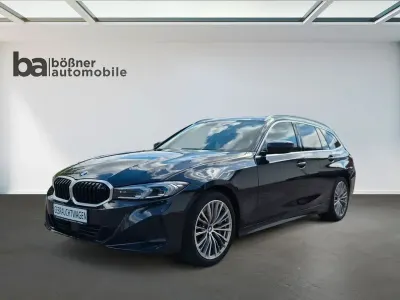 Gebraucht BMW 330 Performance 245 PS (180 kW) 2023 Black sapphire metallic Kombi