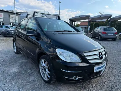 Gebraucht Mercedes B200 140 PS (102 kW) 2009 Kosmosschwarz  metalliclack Van / Kleinbus