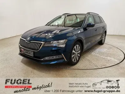 Używany Skoda Superb Ambition 218 KM (160 kW) 2023 Niebieski Kombi