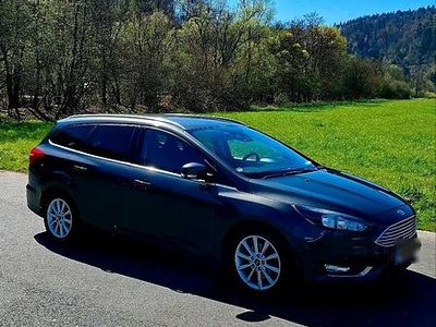 Usata Ford Focus 125 CV (91 kW) 2015 Grigio Station wagon