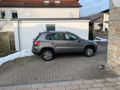 Grau Gebraucht 2009 VW Tiguan Sport SUV | 7.700 € (Fairer Preis)