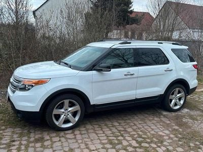 Weiß Gebraucht 2015 Ford Explorer SUV | 10.000 €
