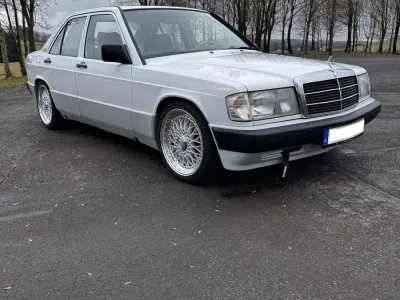 Gebraucht Mercedes 190 109 PS (80 kW) 1991 Weiß Limousine