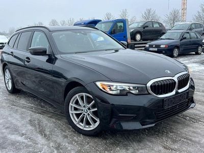 Schwarz Gebraucht 2021 BMW 320 Advantage Kombi | 16.500 € (Guter Preis)