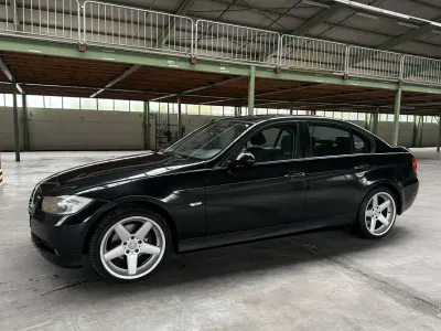 Gebraucht BMW 320 170 PS (125 kW) 2008 Schwarz Limousine