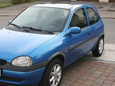 Blau Gebraucht 1999 Opel Corsa Edition Kleinwagen | 2.300 € (Teuer)