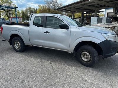 Second-hand Nissan Navara 163 CP (119 kW) 2017 Argintiu Pickup