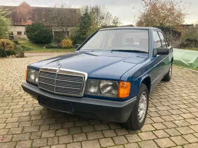 Gebraucht Mercedes 190 118 PS (86 kW) 1987 Blau Limousine