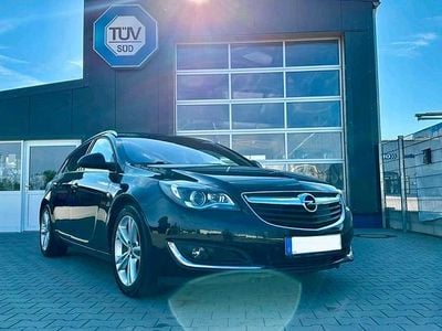 Schwarz Gebraucht 2015 Opel Insignia Kombi | 14.499 € (Teuer)