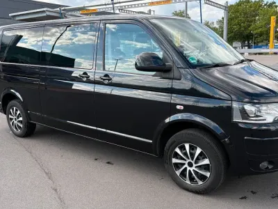 Gebraucht VW Caravelle 114 PS (83 kW) 2011 Schwarz Van