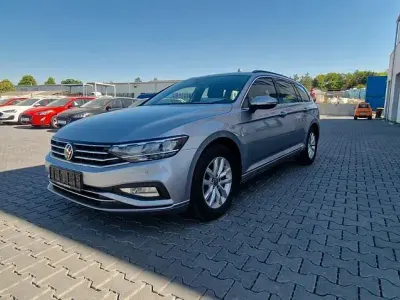 Gebraucht VW Passat Business 150 PS (110 kW) 2023 Silber Kombi